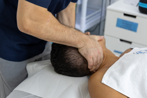 Chiropractic Treatment Versus Physiotherapy: Understanding the Difference